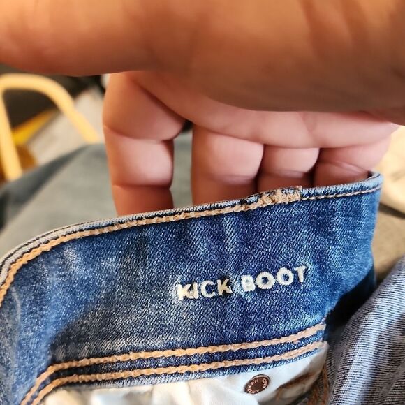 American Eagle Blue Flare Wide Leg Jeans with Modern Fade - Picture 7 of 7